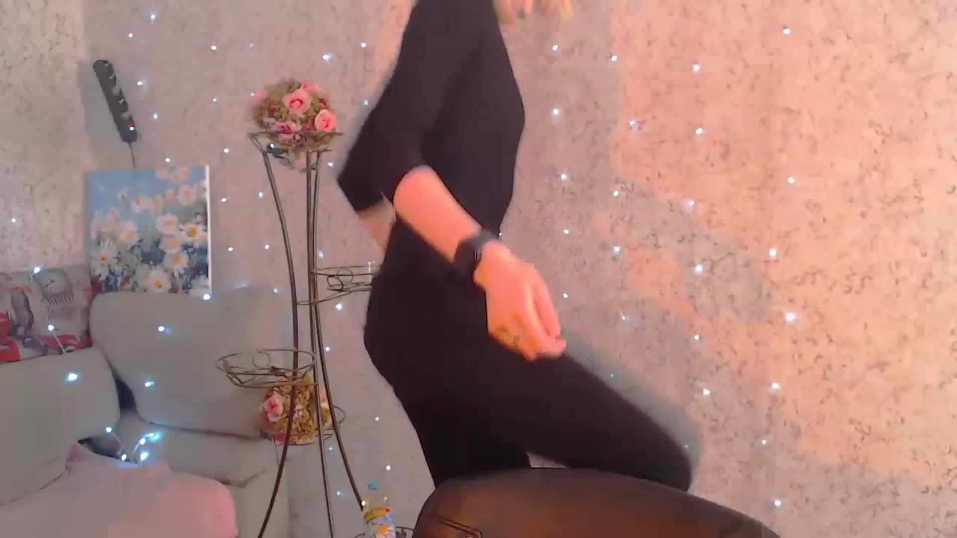 Gallery image thumbnail from EvaRockStar's myfreecams stream on, 04/10/2023, 09:35 image 8 of 20