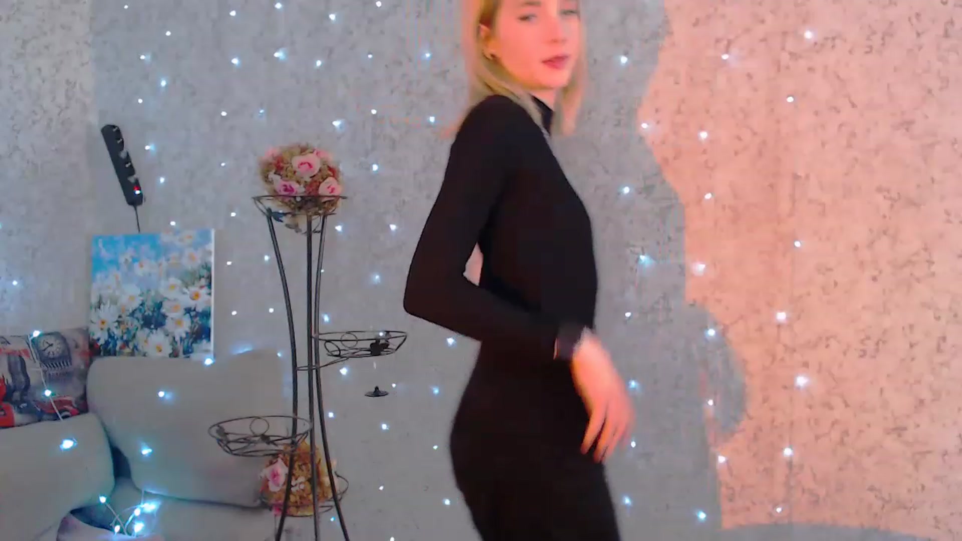 Gallery image thumbnail from EvaRockStar's myfreecams stream on, 04/10/2023, 10:29 image 12 of 20