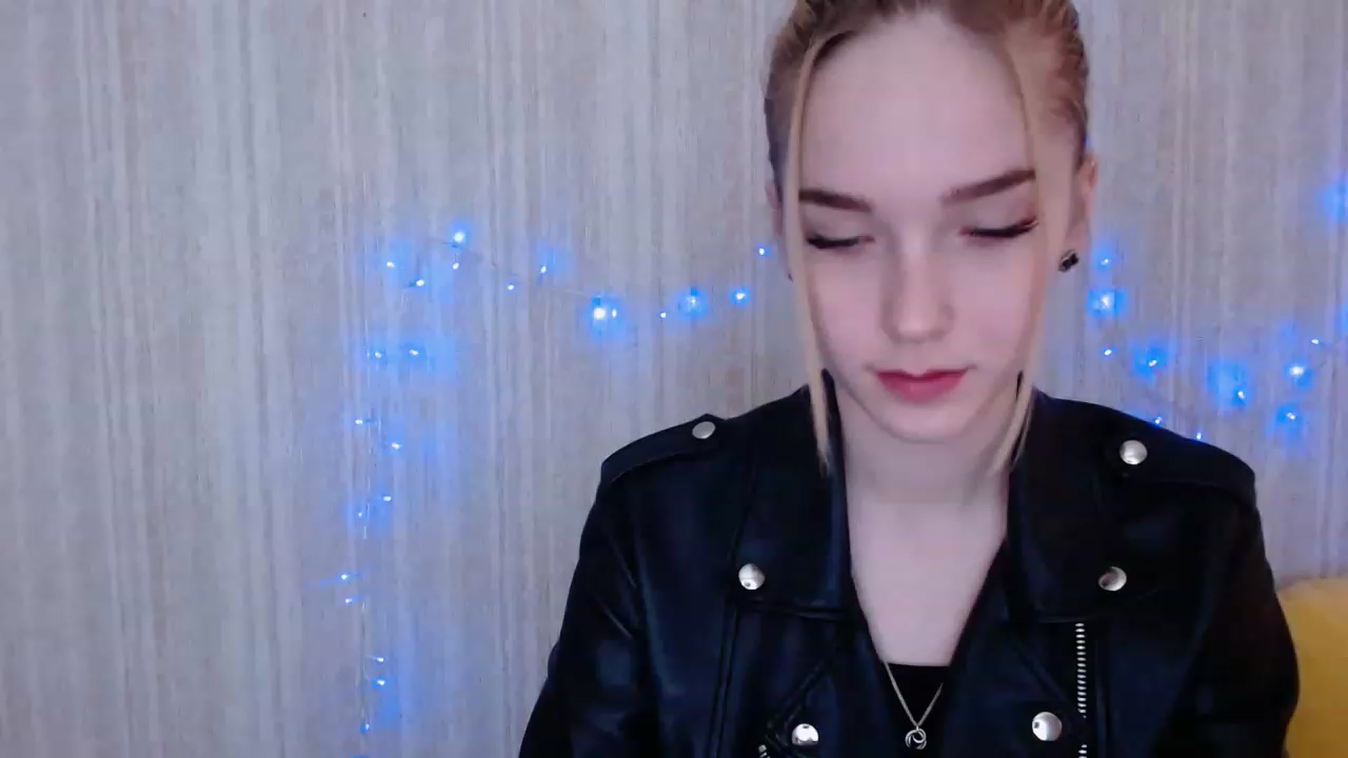 Gallery image thumbnail from EvaRockStar's myfreecams stream on, 04/12/2023, 10:20 image 7 of 20