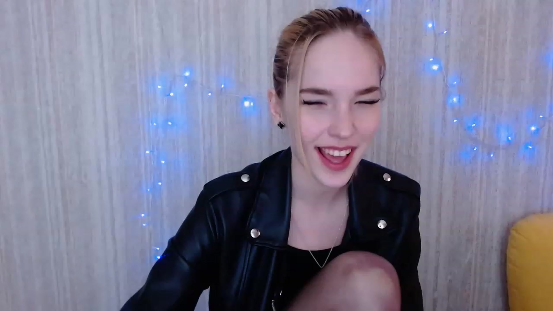 Gallery image thumbnail from EvaRockStar's myfreecams stream on, 04/12/2023, 10:20 image 18 of 20