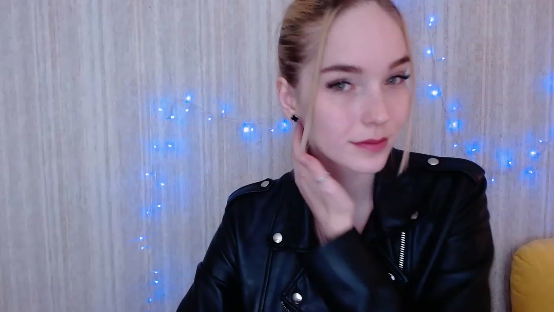Gallery image thumbnail from EvaRockStar's myfreecams stream on, 04/12/2023, 10:20 image 8 of 20