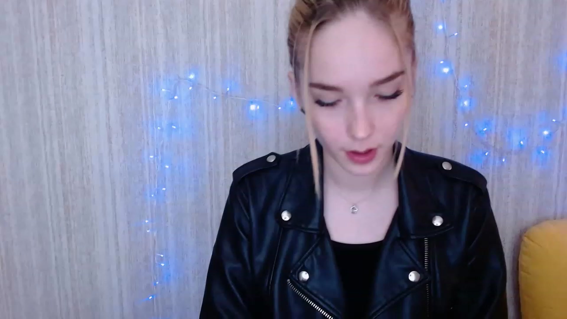Gallery image thumbnail from EvaRockStar's myfreecams stream on, 04/12/2023, 10:20 image 13 of 20