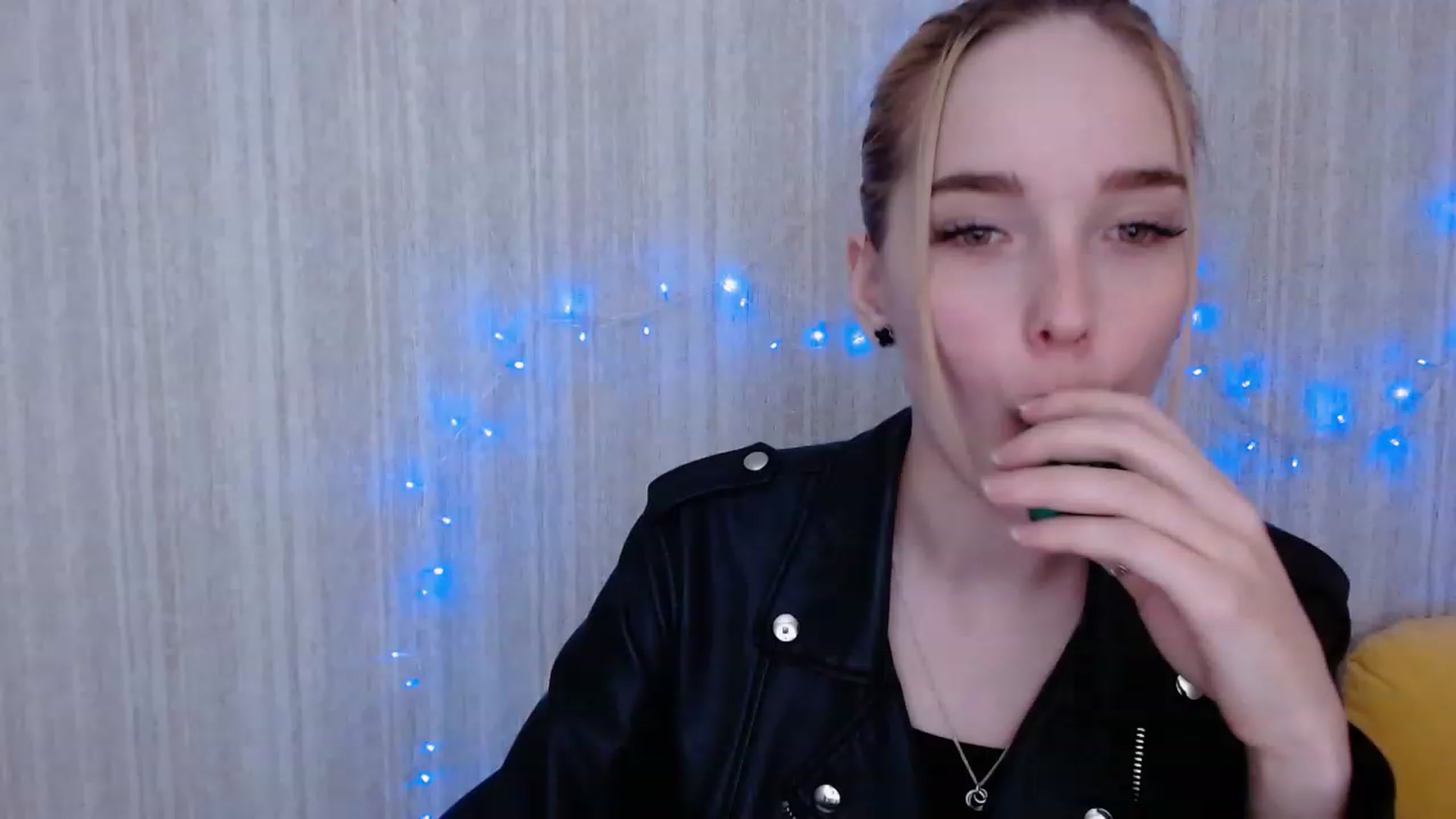 Gallery image thumbnail from EvaRockStar's myfreecams stream on, 04/12/2023, 12:10 image 19 of 20
