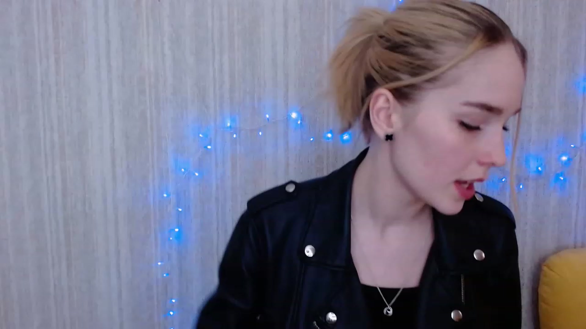 Gallery image thumbnail from EvaRockStar's myfreecams stream on, 04/12/2023, 12:10 image 18 of 20
