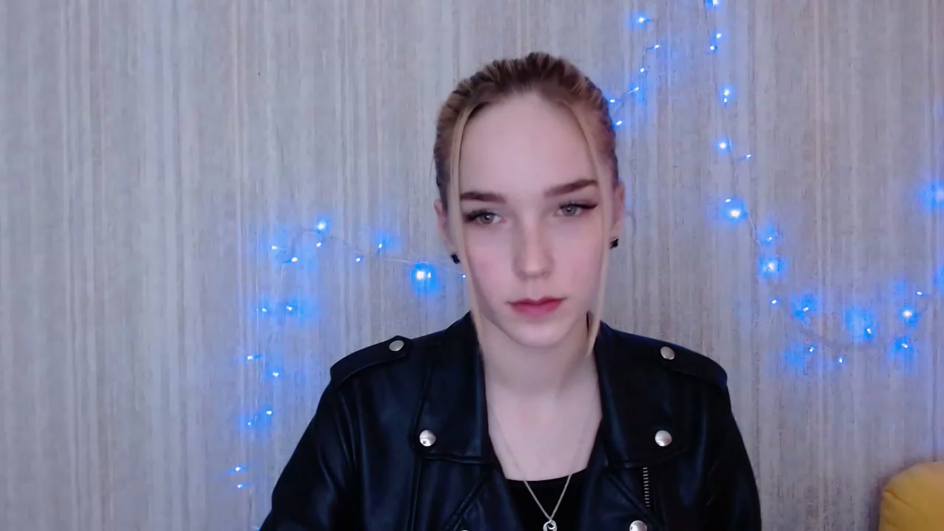 Gallery image thumbnail from EvaRockStar's myfreecams stream on, 04/12/2023, 12:10 image 3 of 20