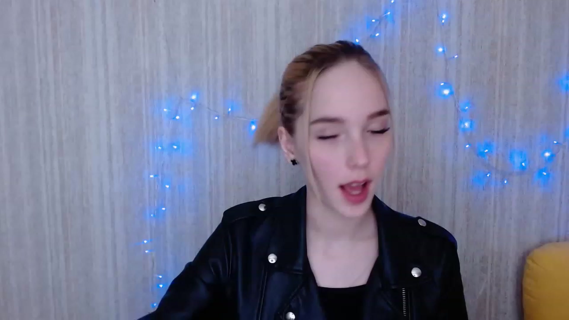 Gallery image thumbnail from EvaRockStar's myfreecams stream on, 04/12/2023, 12:10 image 10 of 20