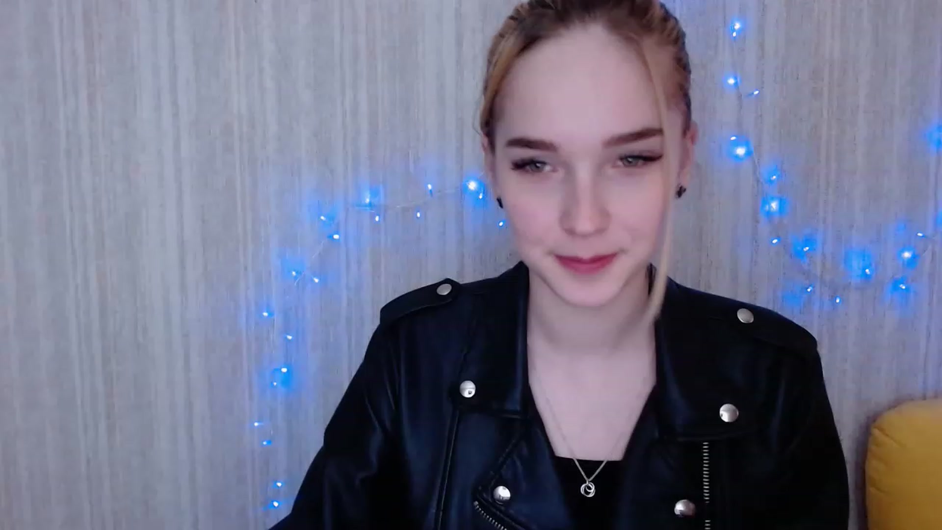Gallery image thumbnail from EvaRockStar's myfreecams stream on, 04/12/2023, 12:10 image 16 of 20