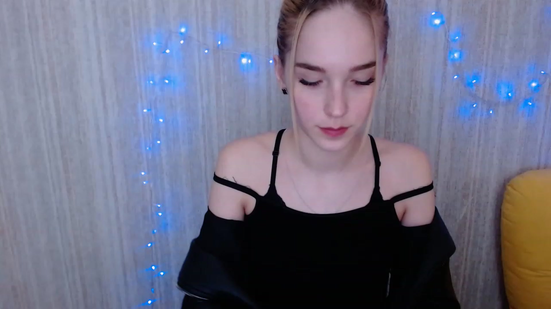 Gallery image thumbnail from EvaRockStar's myfreecams stream on, 04/12/2023, 12:10 image 9 of 20