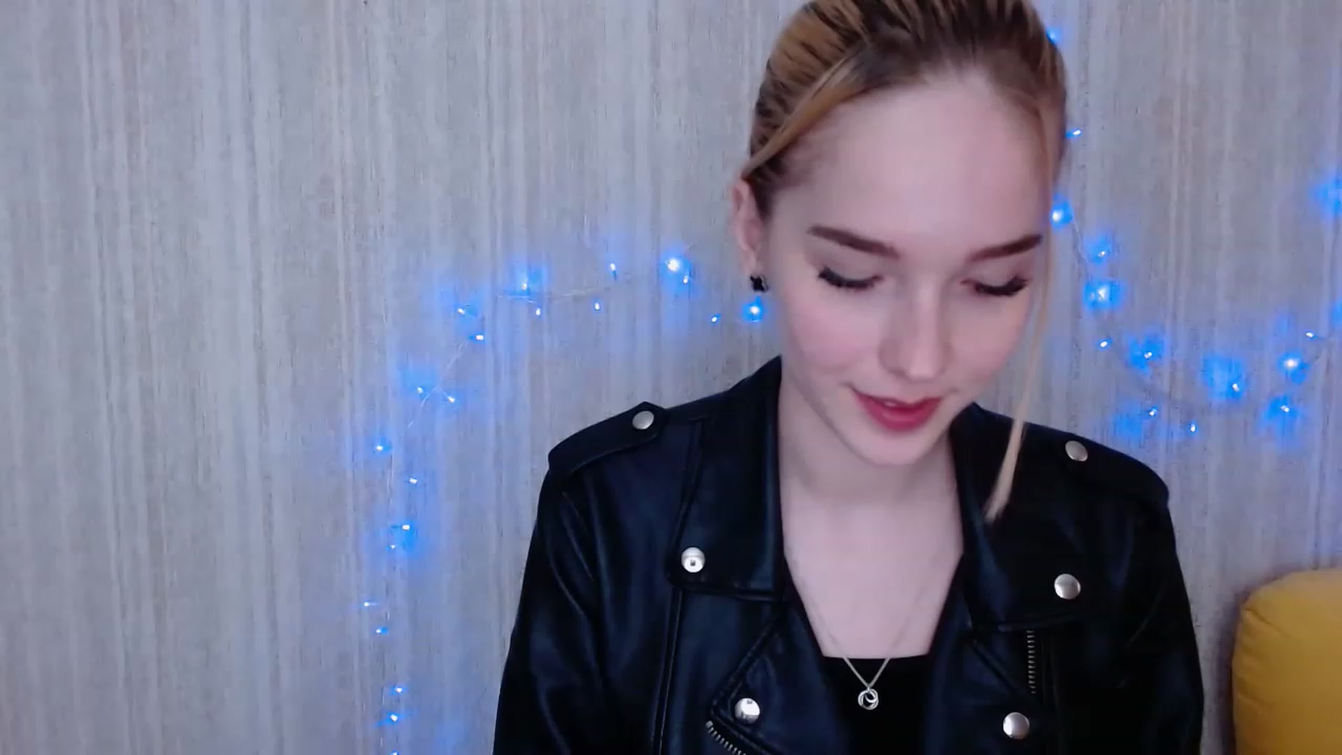 Gallery image thumbnail from EvaRockStar's myfreecams stream on, 04/12/2023, 12:10 image 15 of 20