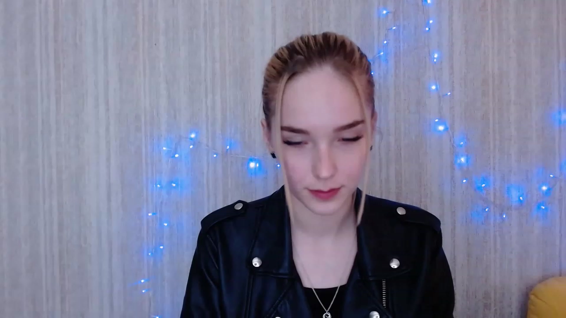Gallery image thumbnail from EvaRockStar's myfreecams stream on, 04/12/2023, 12:10 image 4 of 20