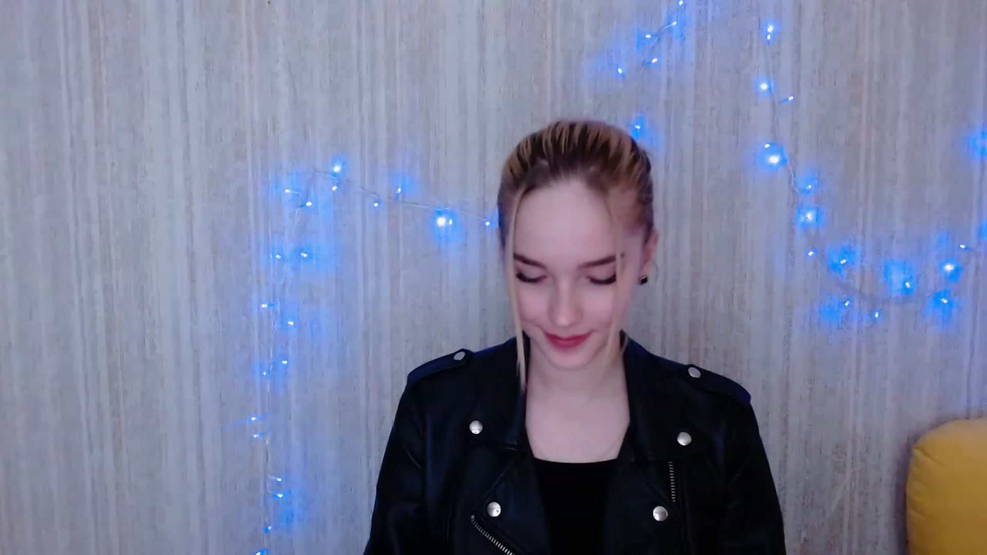 Gallery image thumbnail from EvaRockStar's myfreecams stream on, 04/12/2023, 12:10 image 11 of 20