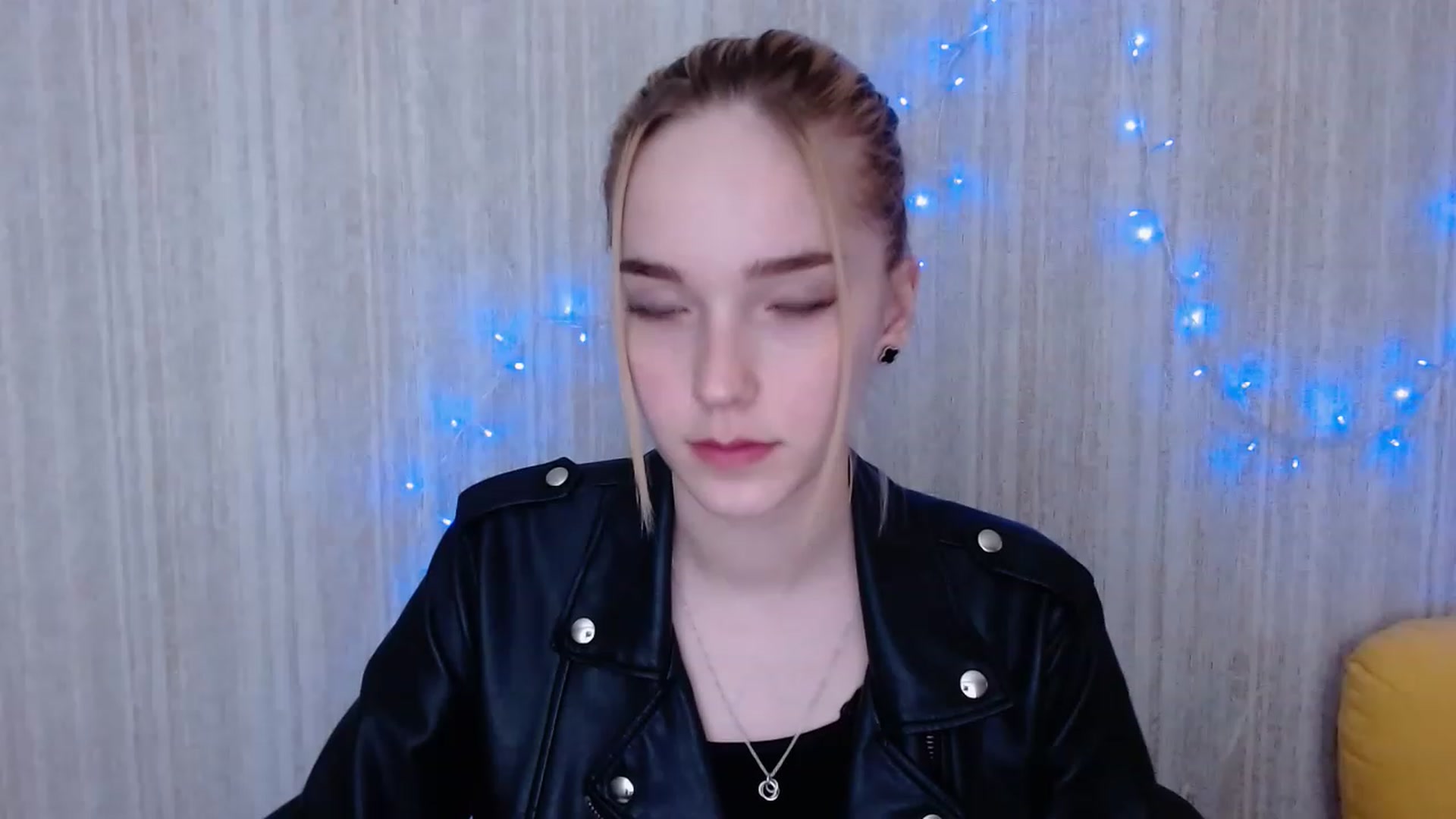 Gallery image thumbnail from EvaRockStar's myfreecams stream on, 04/12/2023, 12:10 image 20 of 20