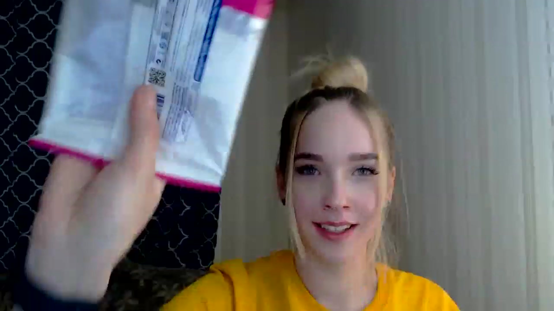 Gallery image thumbnail from EvaRockStar's myfreecams stream on, 04/13/2023, 11:34 image 6 of 20