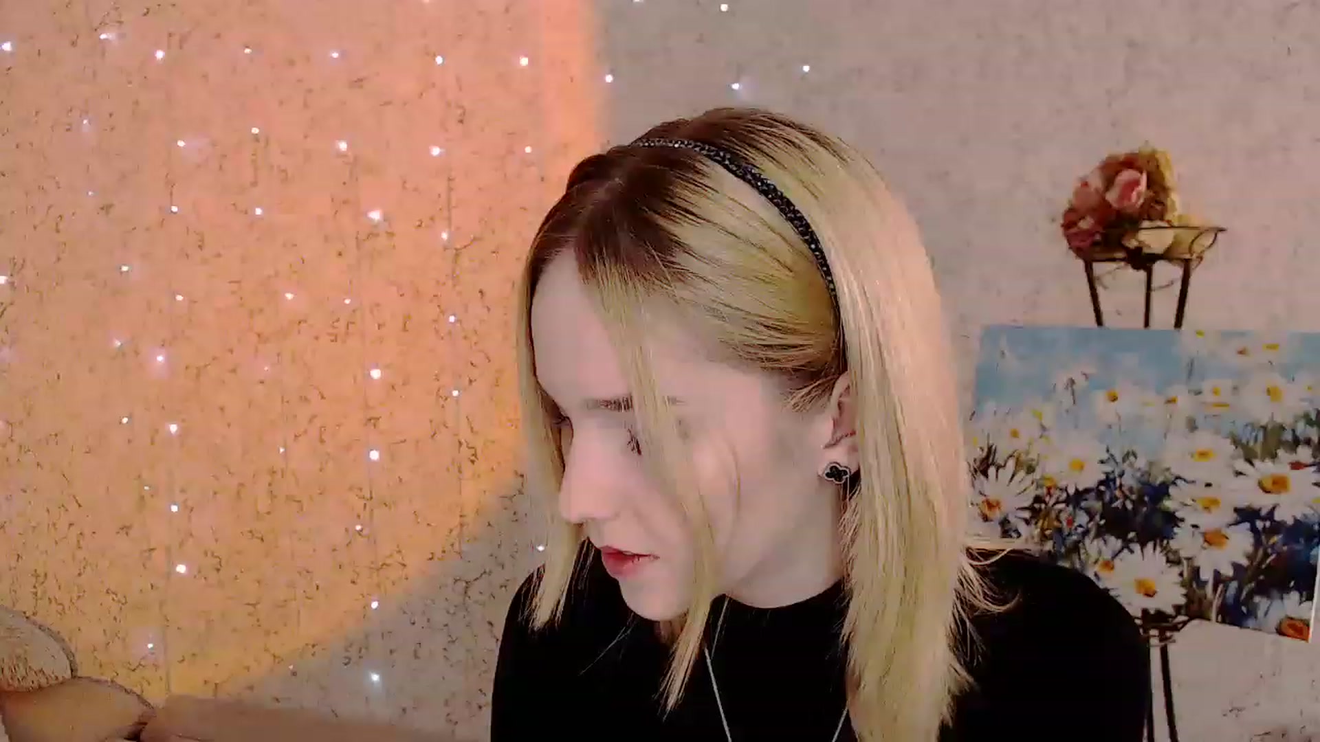 Gallery image thumbnail from EvaRockStar's myfreecams stream on, 04/22/2023, 12:08 image 11 of 20
