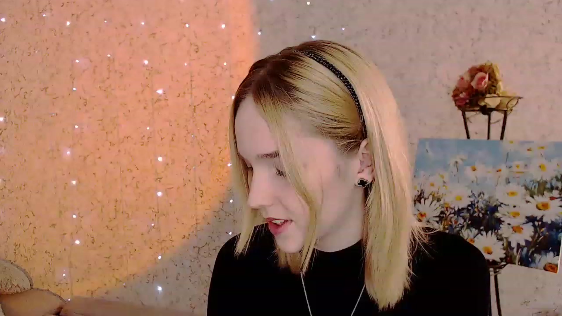 Gallery image thumbnail from EvaRockStar's myfreecams stream on, 04/22/2023, 12:08 image 10 of 20