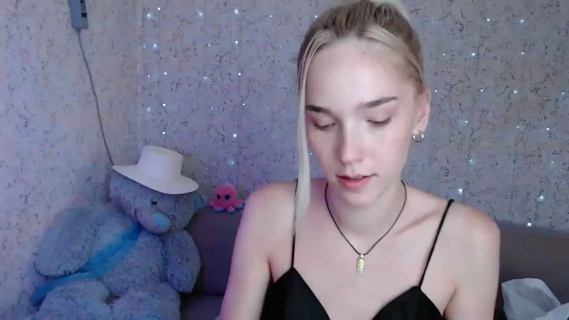 Gallery image thumbnail from EvaRockStar's myfreecams stream on, 08/03/2023, 14:26 image 6 of 20