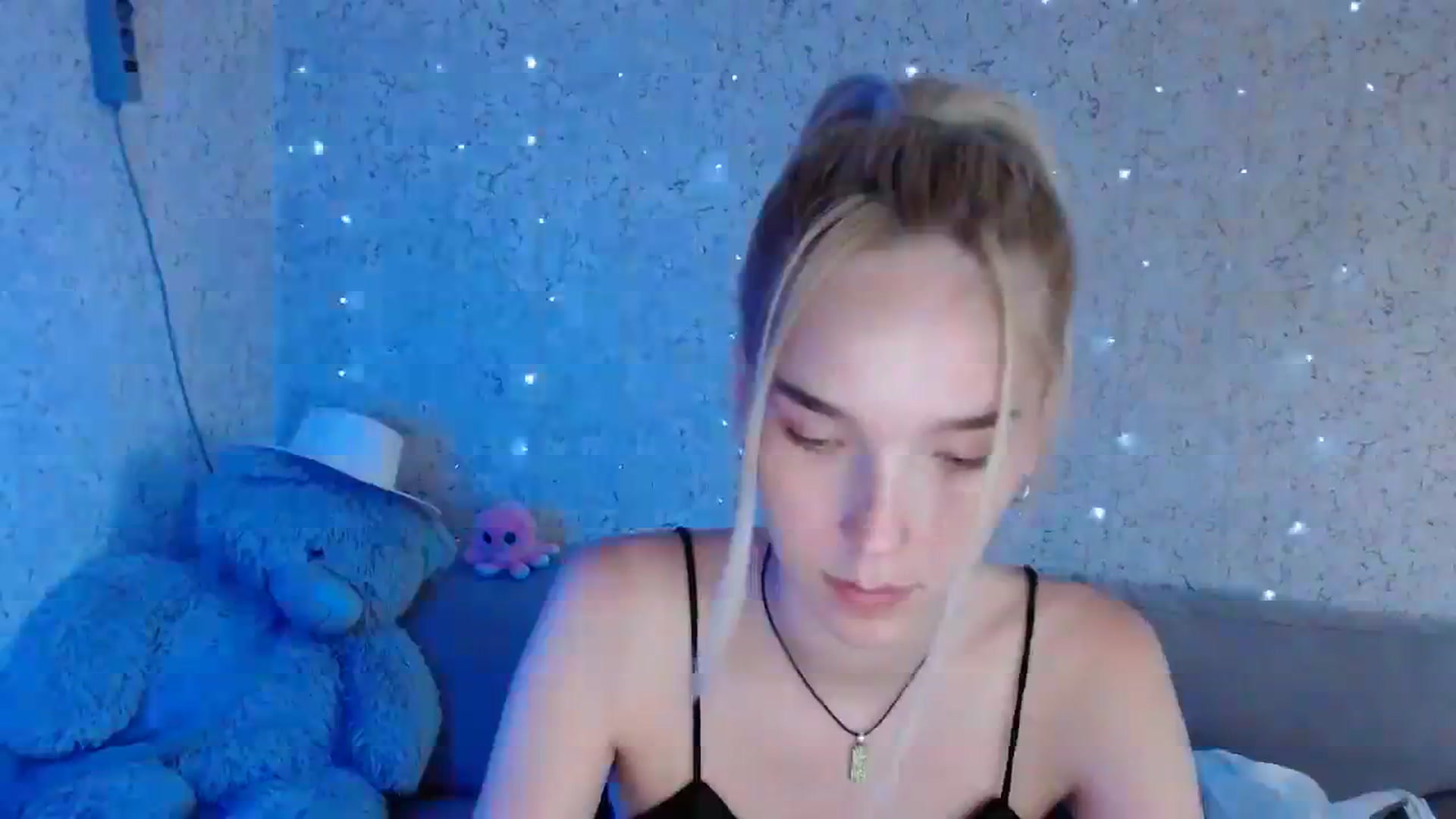 Gallery image thumbnail from EvaRockStar's myfreecams stream on, 08/03/2023, 14:26 image 19 of 20