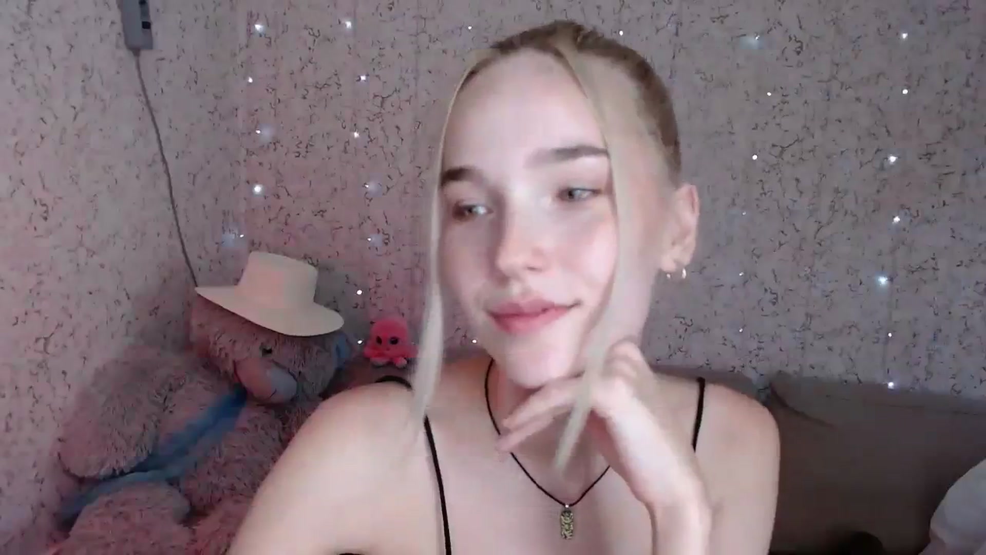 Gallery image thumbnail from EvaRockStar's myfreecams stream on, 08/03/2023, 14:26 image 5 of 20