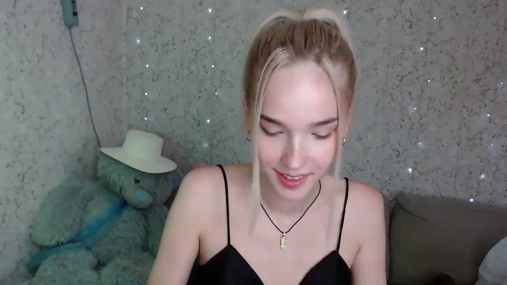 Gallery image thumbnail from EvaRockStar's myfreecams stream on, 08/03/2023, 14:26 image 2 of 20