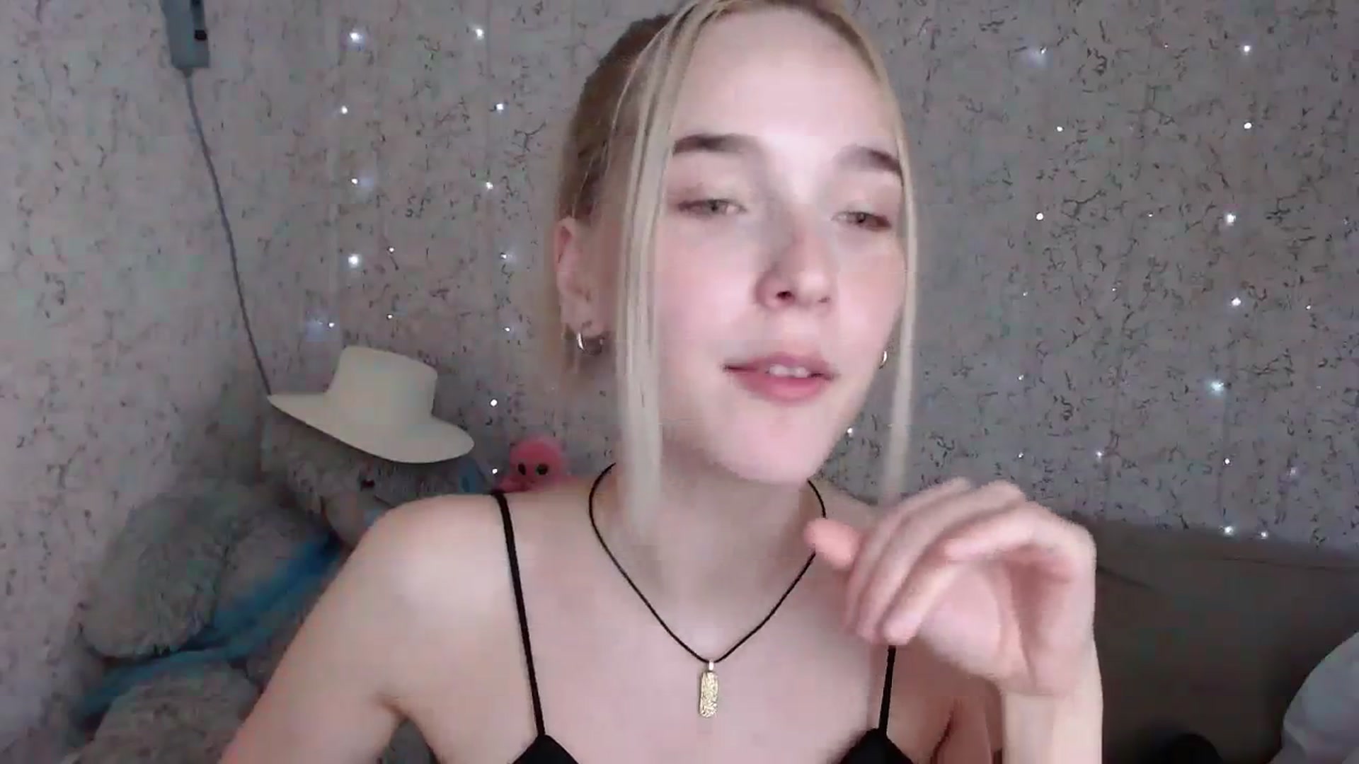 Gallery image thumbnail from EvaRockStar's myfreecams stream on, 08/03/2023, 14:26 image 3 of 20