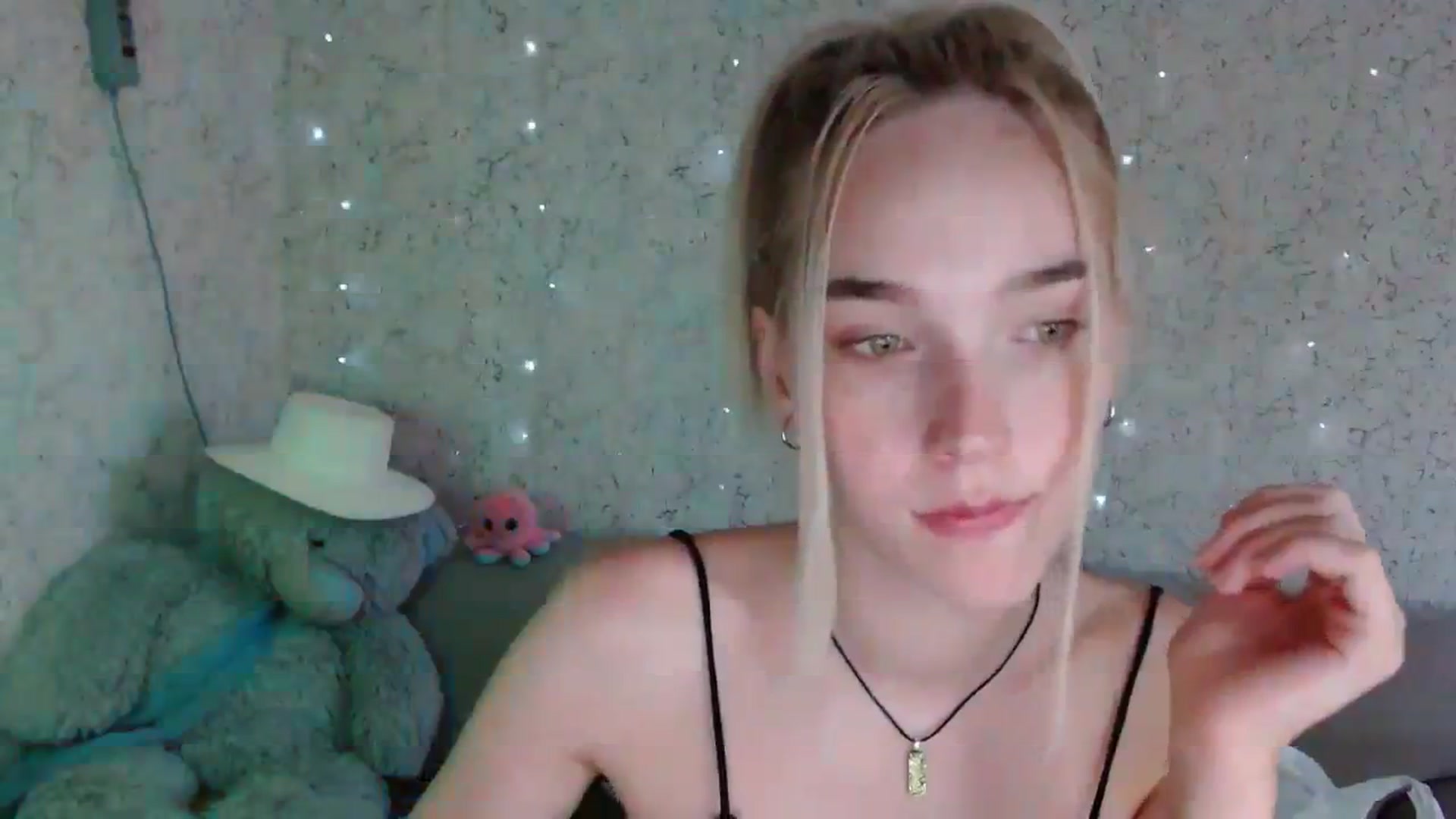Gallery image thumbnail from EvaRockStar's myfreecams stream on, 08/03/2023, 14:26 image 9 of 20