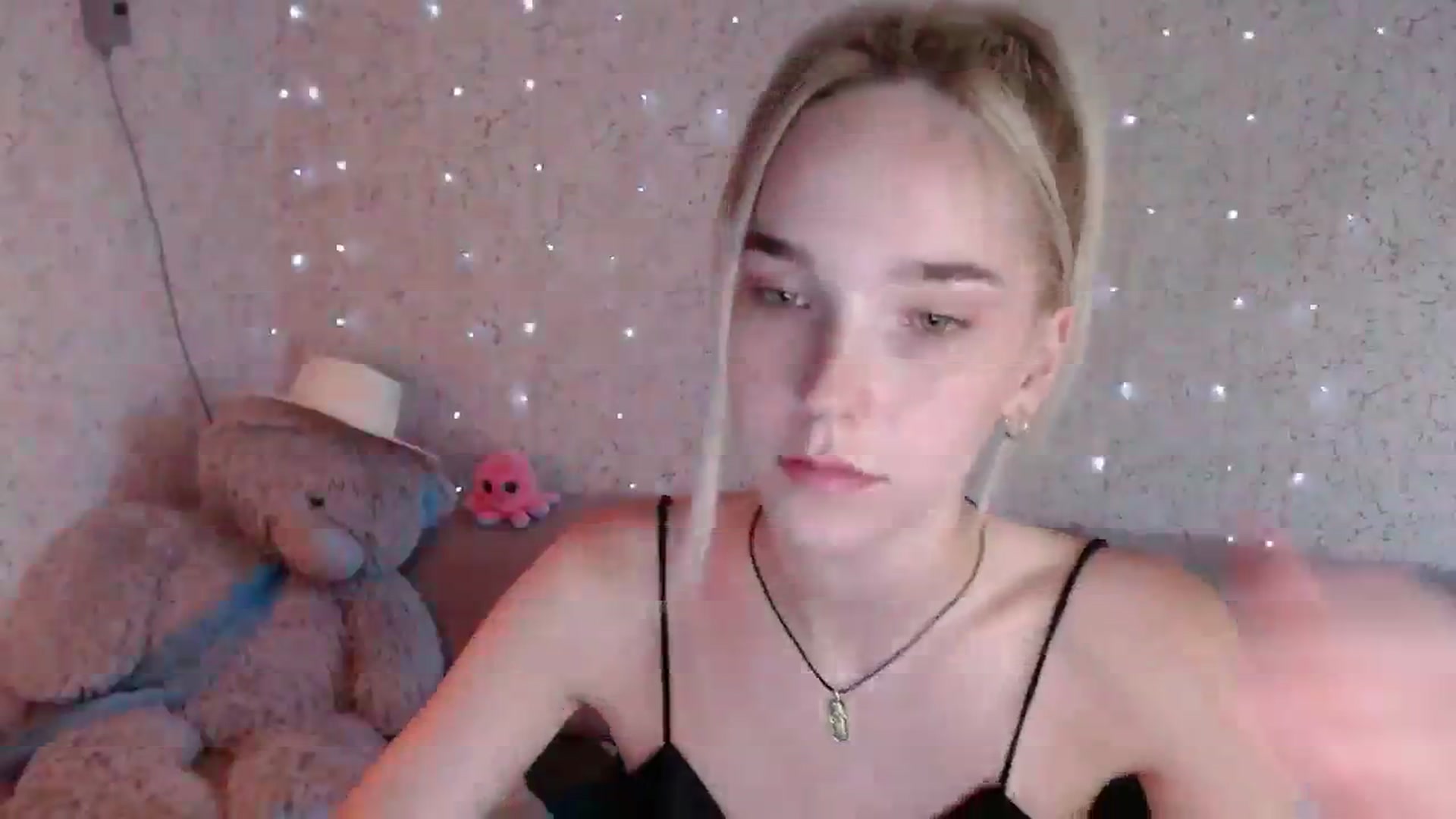 Gallery image thumbnail from EvaRockStar's myfreecams stream on, 08/03/2023, 16:05 image 6 of 20