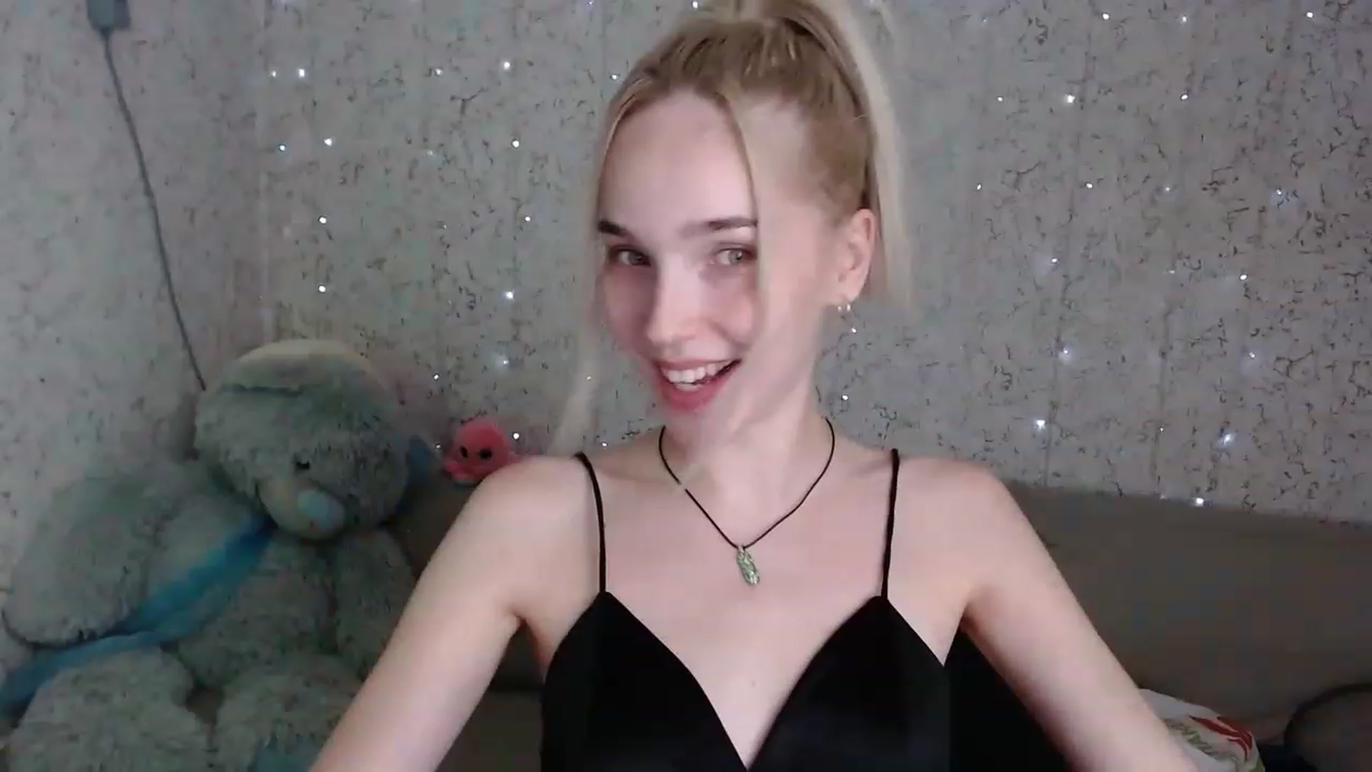 Gallery image thumbnail from EvaRockStar's myfreecams stream on, 08/03/2023, 17:41 image 15 of 20