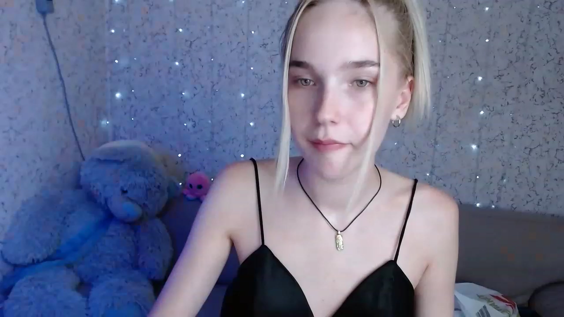 Gallery image thumbnail from EvaRockStar's myfreecams stream on, 08/03/2023, 17:41 image 5 of 20