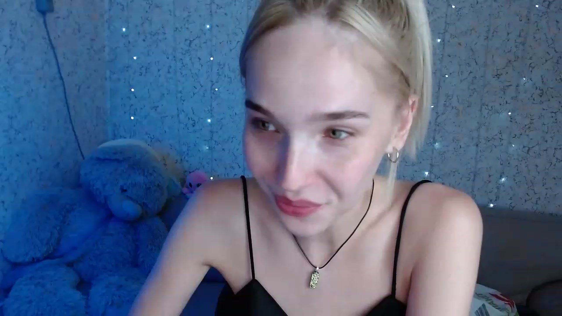 Gallery image thumbnail from EvaRockStar's myfreecams stream on, 08/03/2023, 17:41 image 4 of 20