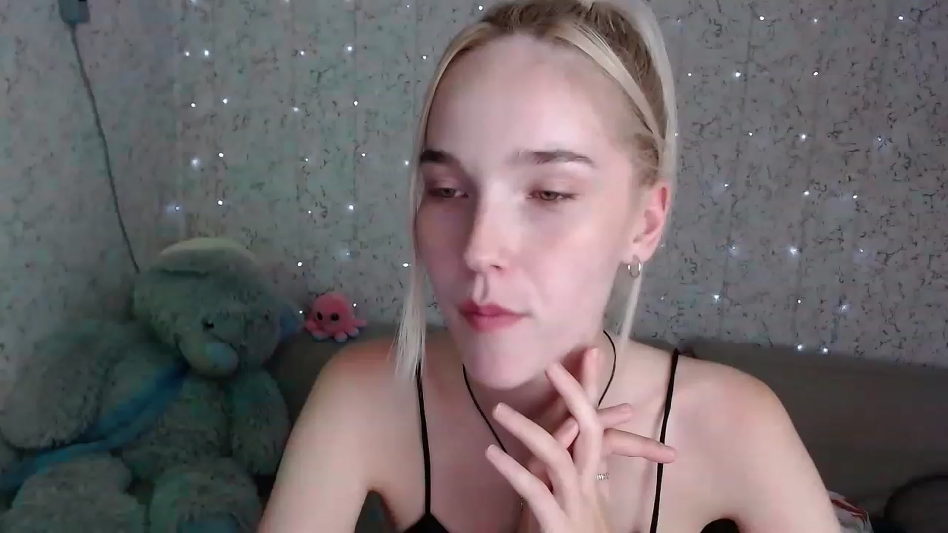 Gallery image thumbnail from EvaRockStar's myfreecams stream on, 08/03/2023, 17:41 image 2 of 20