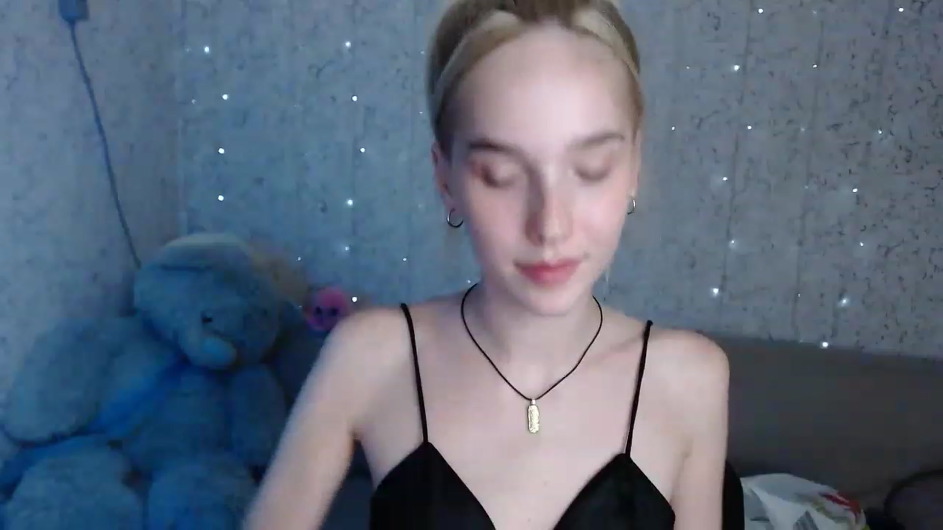Gallery image thumbnail from EvaRockStar's myfreecams stream on, 08/03/2023, 17:41 image 16 of 20