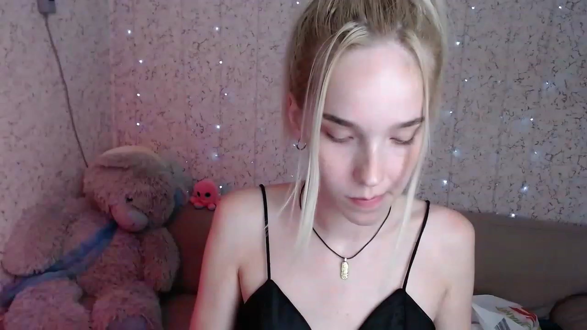 Gallery image thumbnail from EvaRockStar's myfreecams stream on, 08/03/2023, 17:41 image 7 of 20