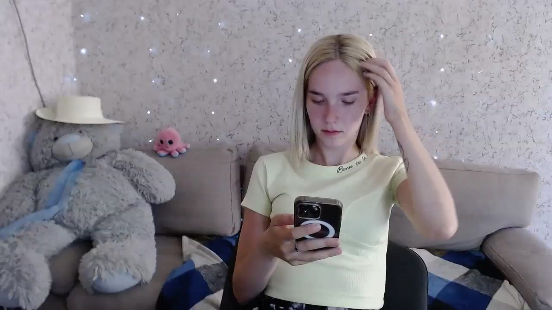 Gallery image thumbnail from EvaRockStar's myfreecams stream on, 08/05/2023, 09:28 image 2 of 20