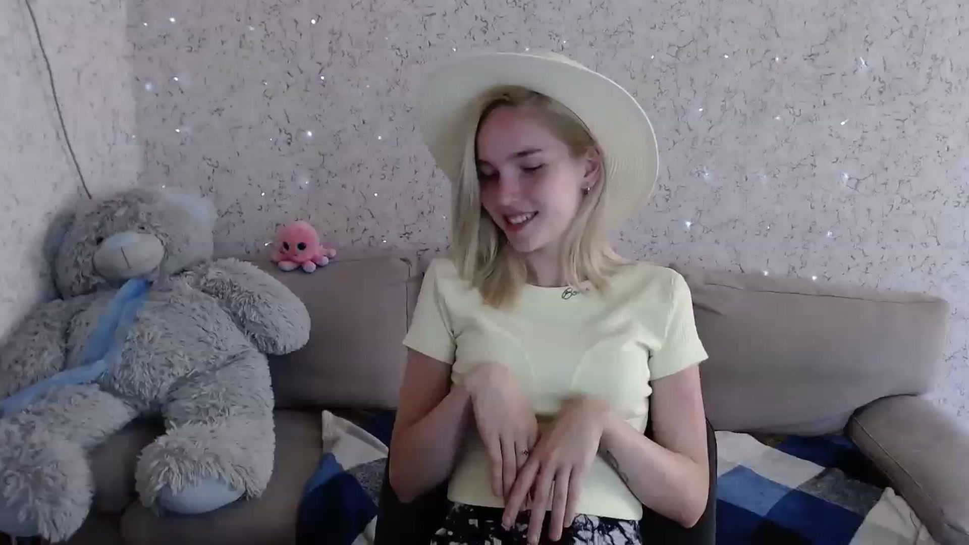 Gallery image thumbnail from EvaRockStar's myfreecams stream on, 08/05/2023, 09:28 image 6 of 20
