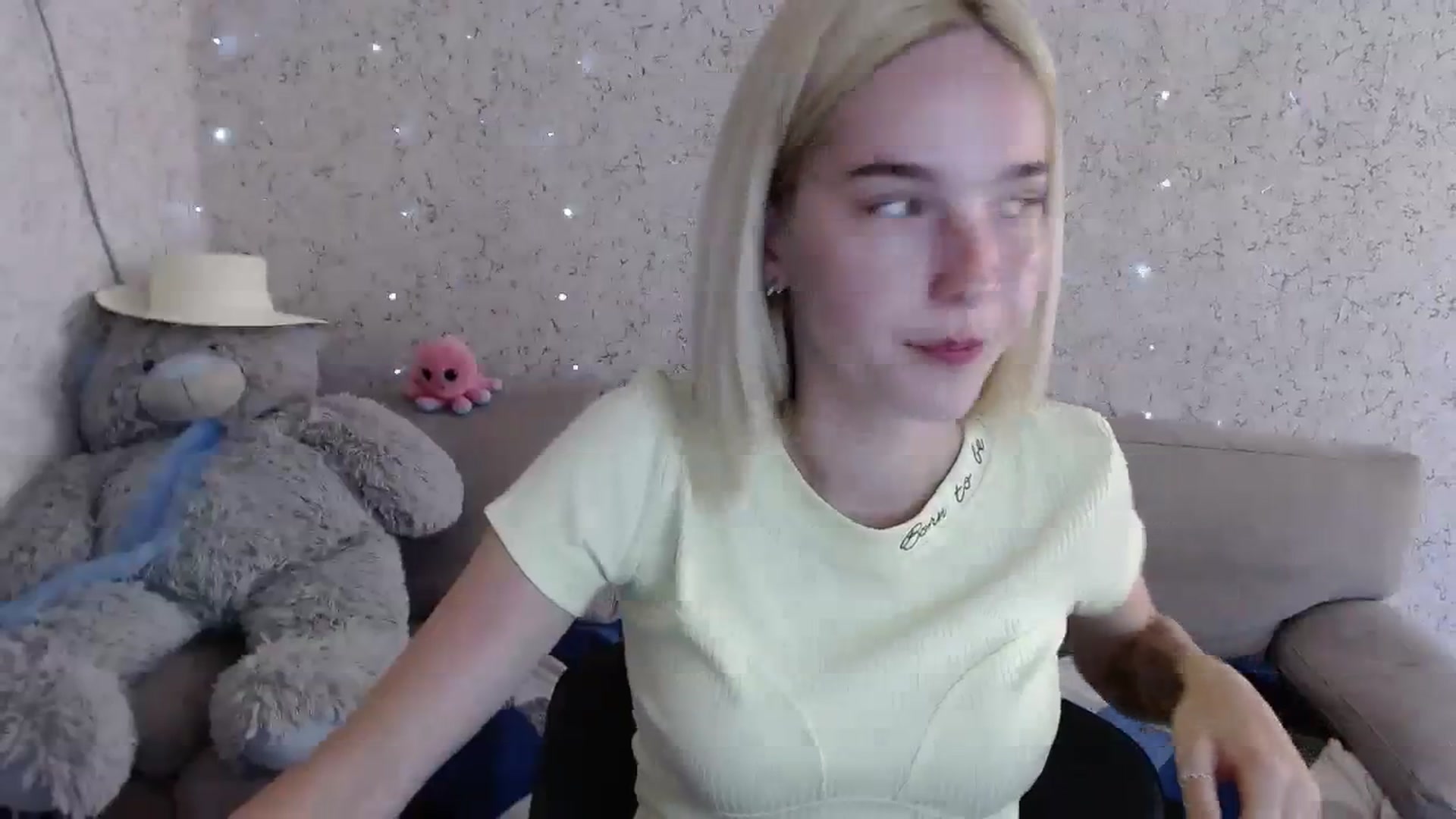 Gallery image thumbnail from EvaRockStar's myfreecams stream on, 08/05/2023, 09:28 image 4 of 20