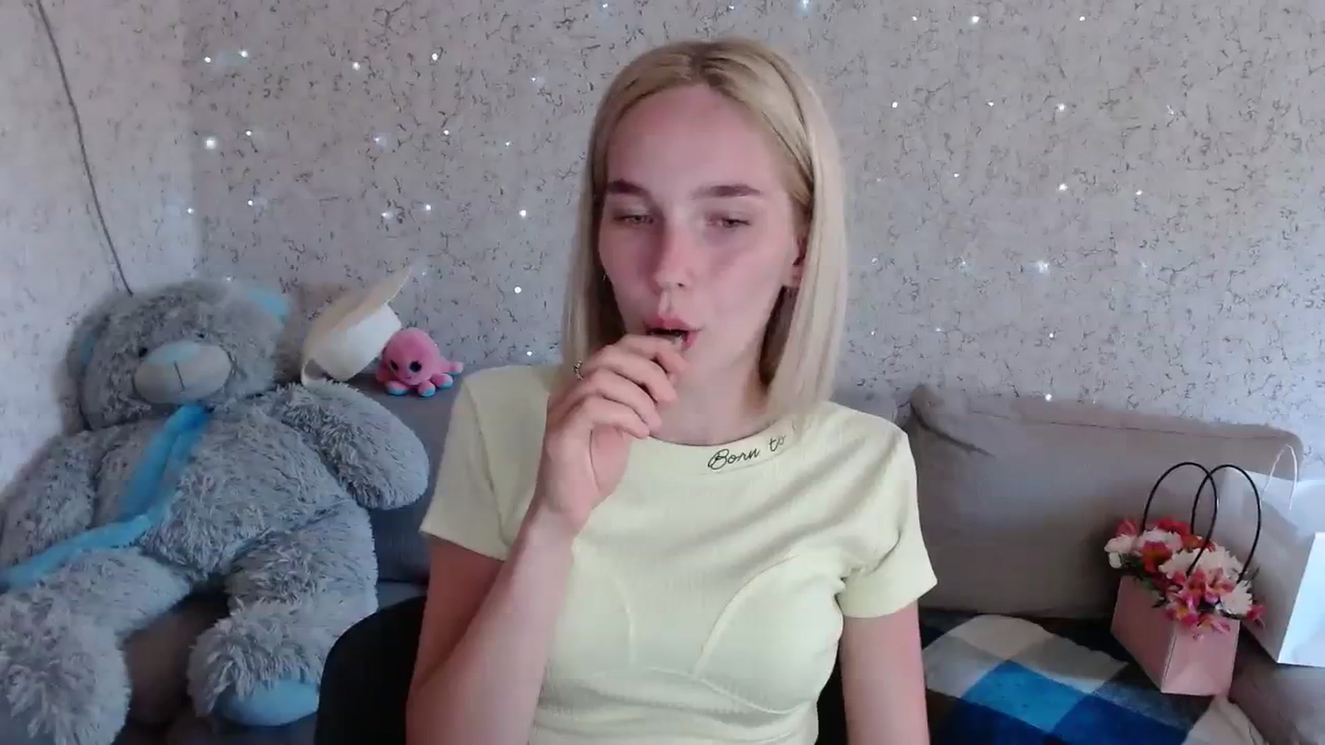Gallery image thumbnail from EvaRockStar's myfreecams stream on, 08/05/2023, 10:23 image 4 of 20