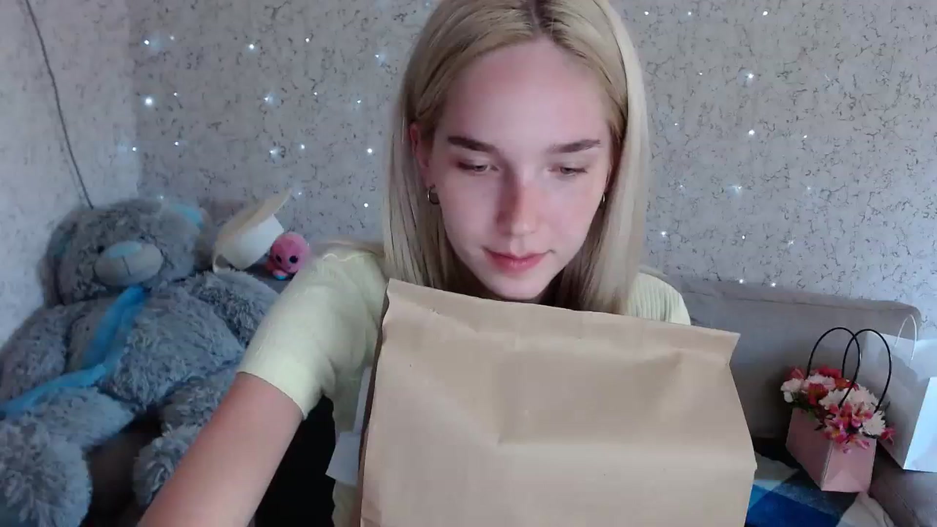 Gallery image thumbnail from EvaRockStar's myfreecams stream on, 08/05/2023, 10:23 image 14 of 20