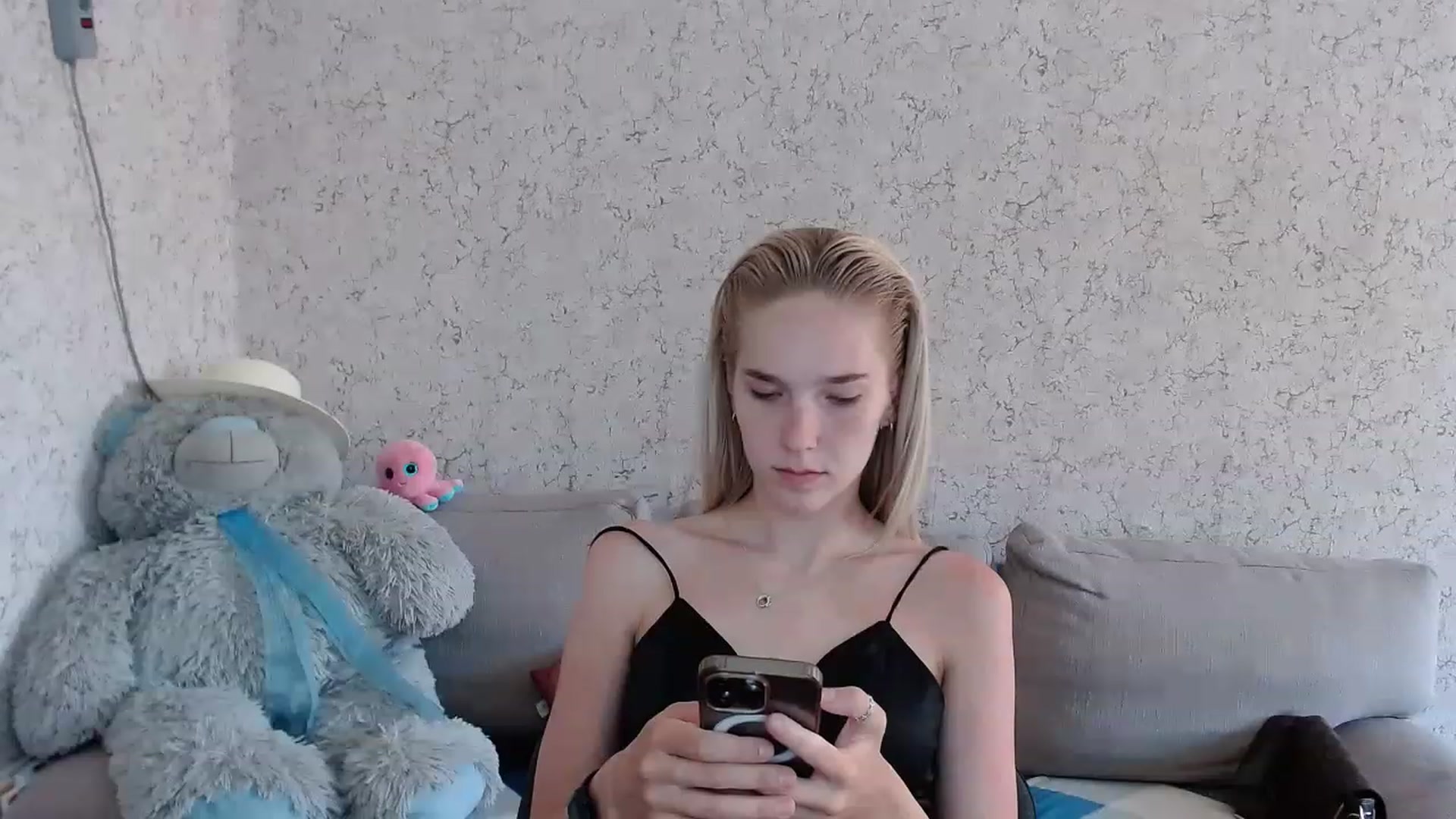 Gallery image thumbnail from EvaRockStar's myfreecams stream on, 08/07/2023, 07:23 image 9 of 20