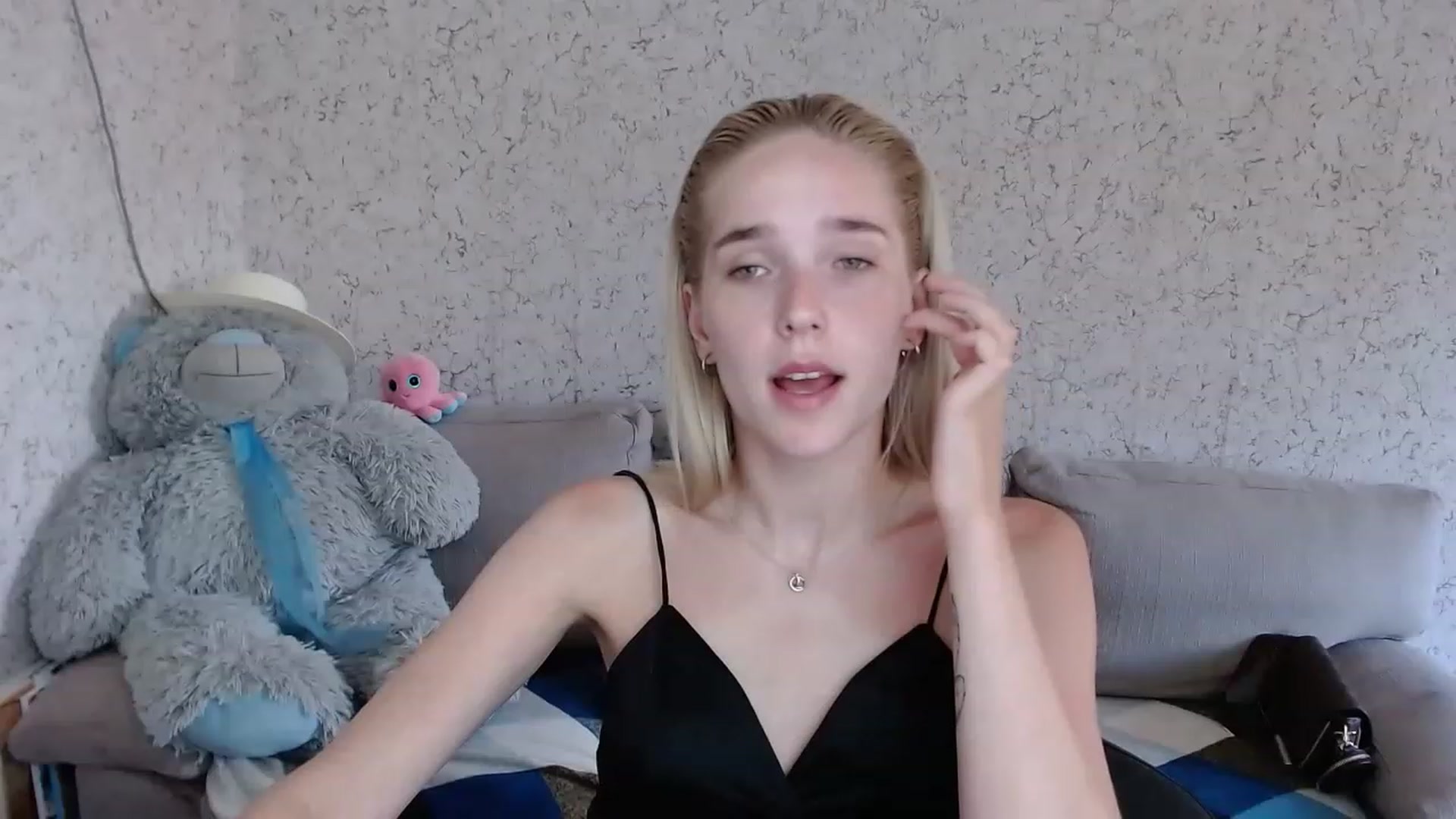Gallery image thumbnail from EvaRockStar's myfreecams stream on, 08/07/2023, 10:08 image 2 of 20