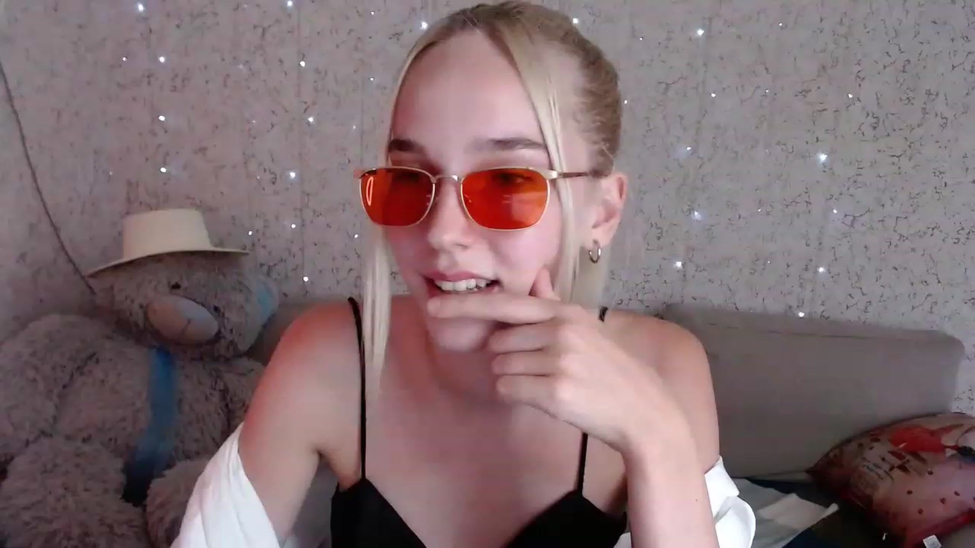 Gallery image thumbnail from EvaRockStar's myfreecams stream on, 08/10/2023, 13:59 image 16 of 20
