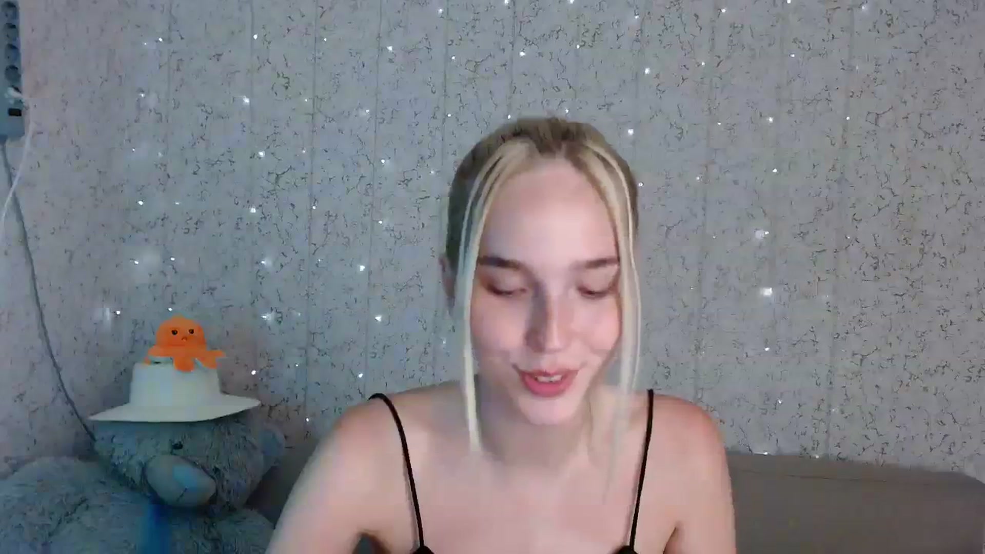 Gallery image thumbnail from EvaRockStar's myfreecams stream on, 08/10/2023, 15:05 image 16 of 20