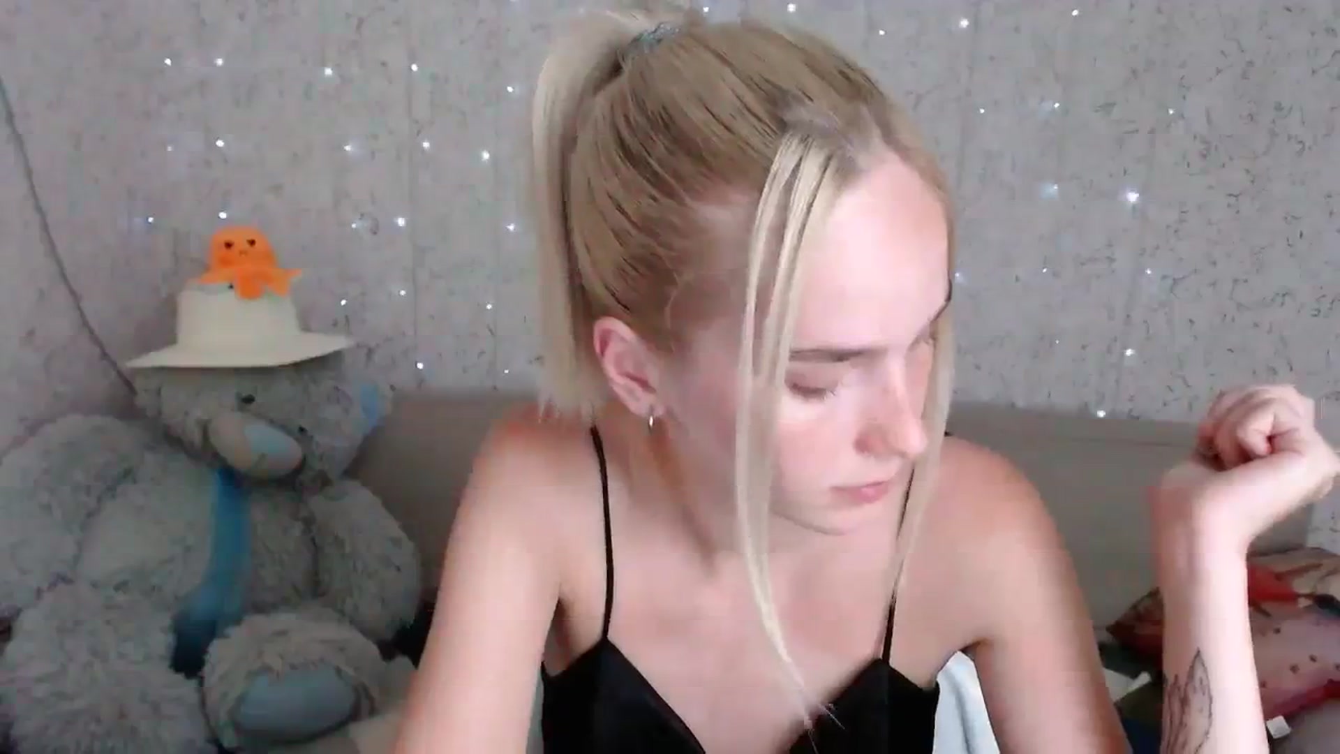 Gallery image thumbnail from EvaRockStar's myfreecams stream on, 08/10/2023, 15:05 image 2 of 20