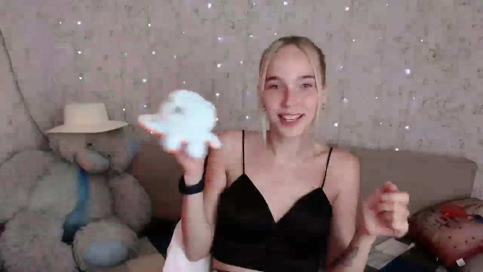 Gallery image thumbnail from EvaRockStar's myfreecams stream on, 08/10/2023, 15:05 image 7 of 20