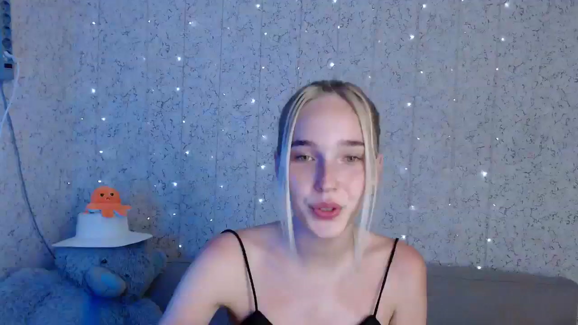 Gallery image thumbnail from EvaRockStar's myfreecams stream on, 08/10/2023, 15:05 image 17 of 20
