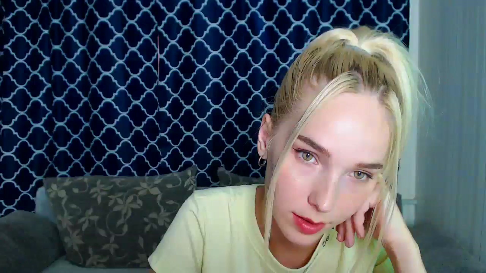 Gallery image thumbnail from EvaRockStar's myfreecams stream on, 08/12/2023, 14:13 image 14 of 20