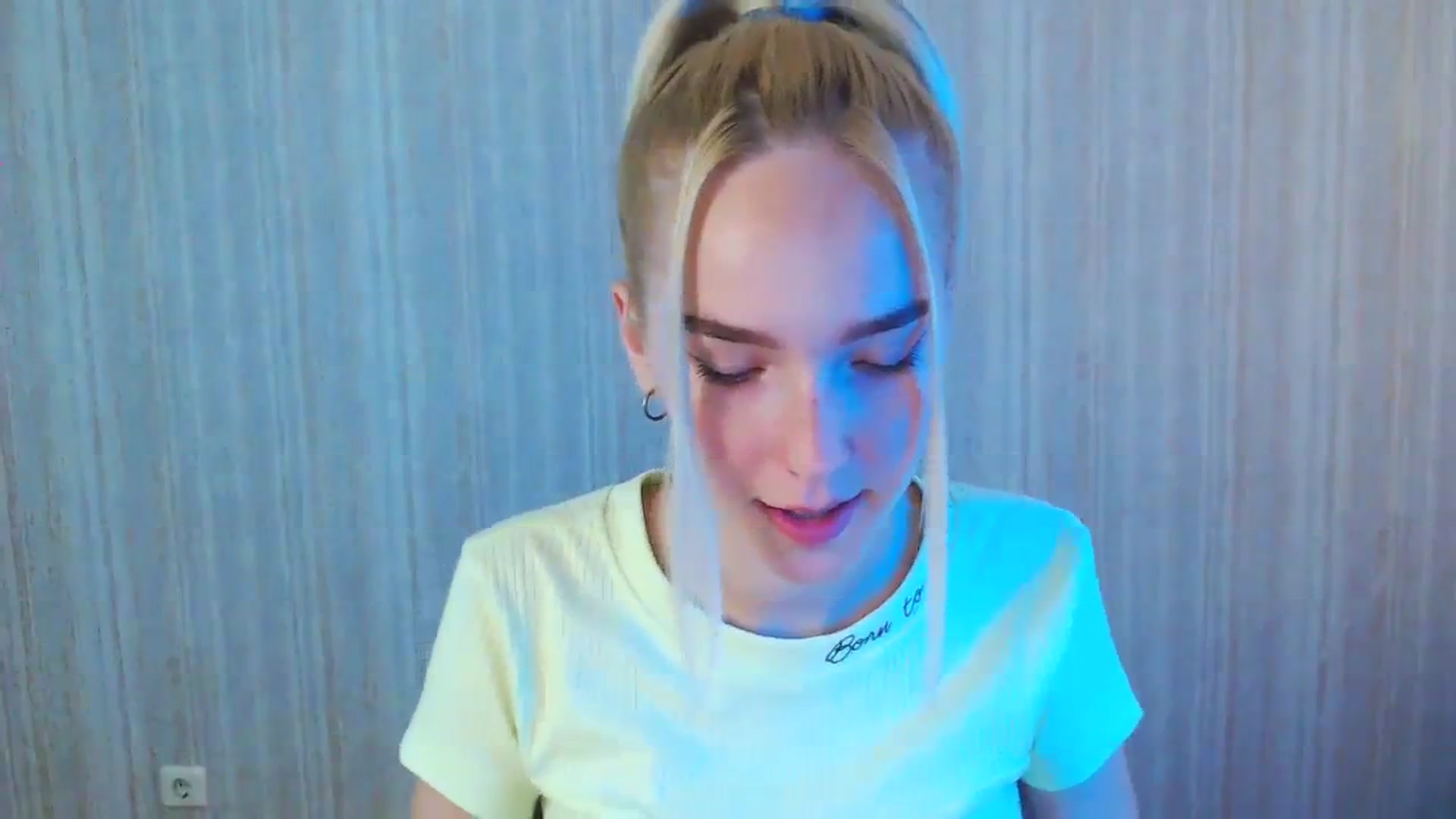 Gallery image thumbnail from EvaRockStar's myfreecams stream on, 08/13/2023, 09:37 image 10 of 20