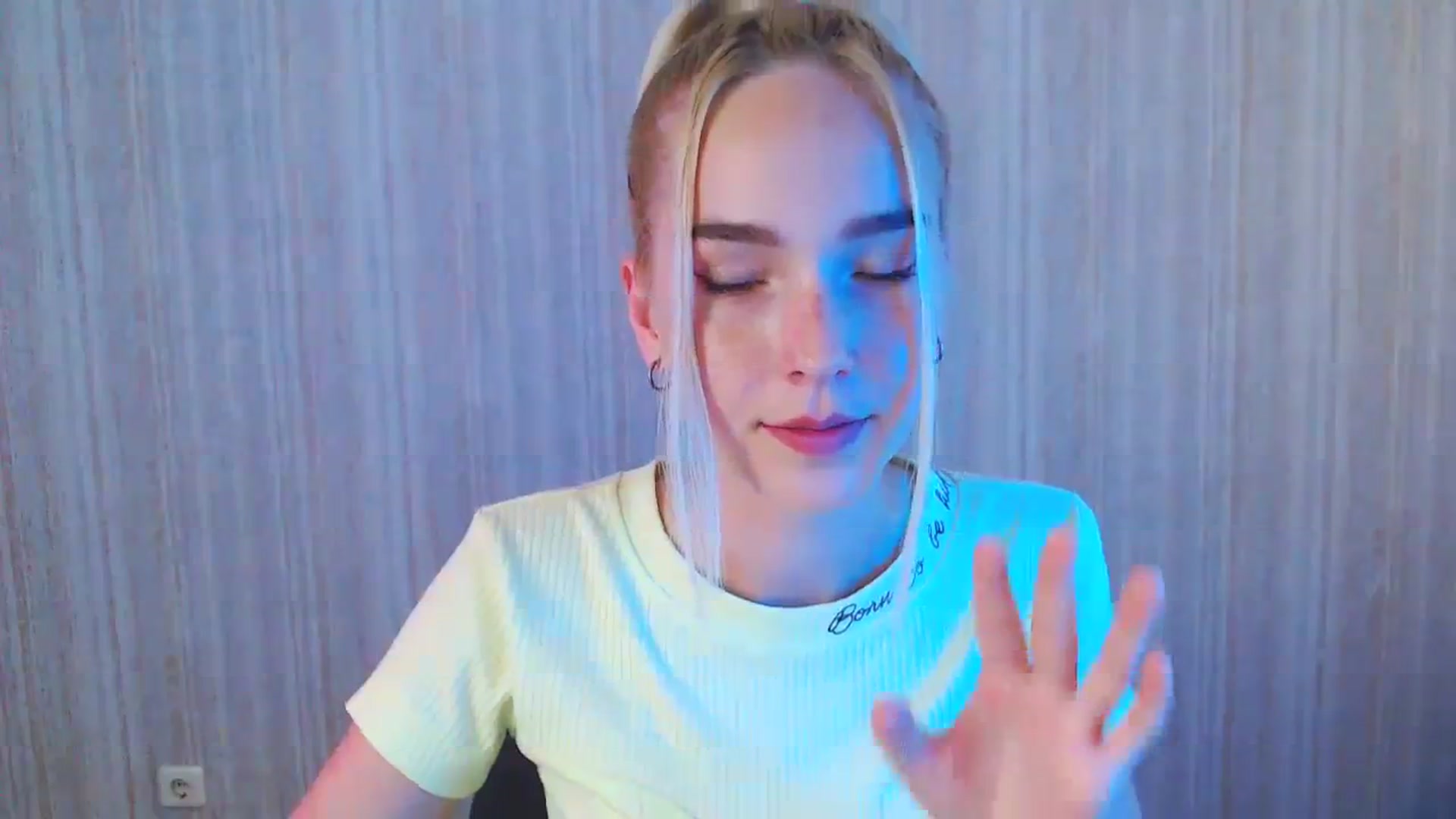 Gallery image thumbnail from EvaRockStar's myfreecams stream on, 08/13/2023, 09:37 image 15 of 20