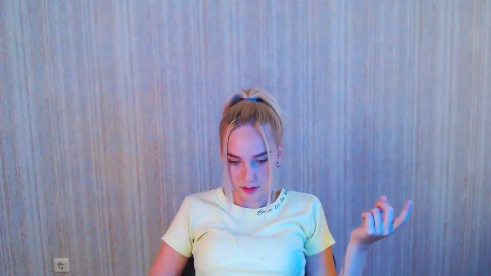 Gallery image thumbnail from EvaRockStar's myfreecams stream on, 08/13/2023, 09:37 image 6 of 20