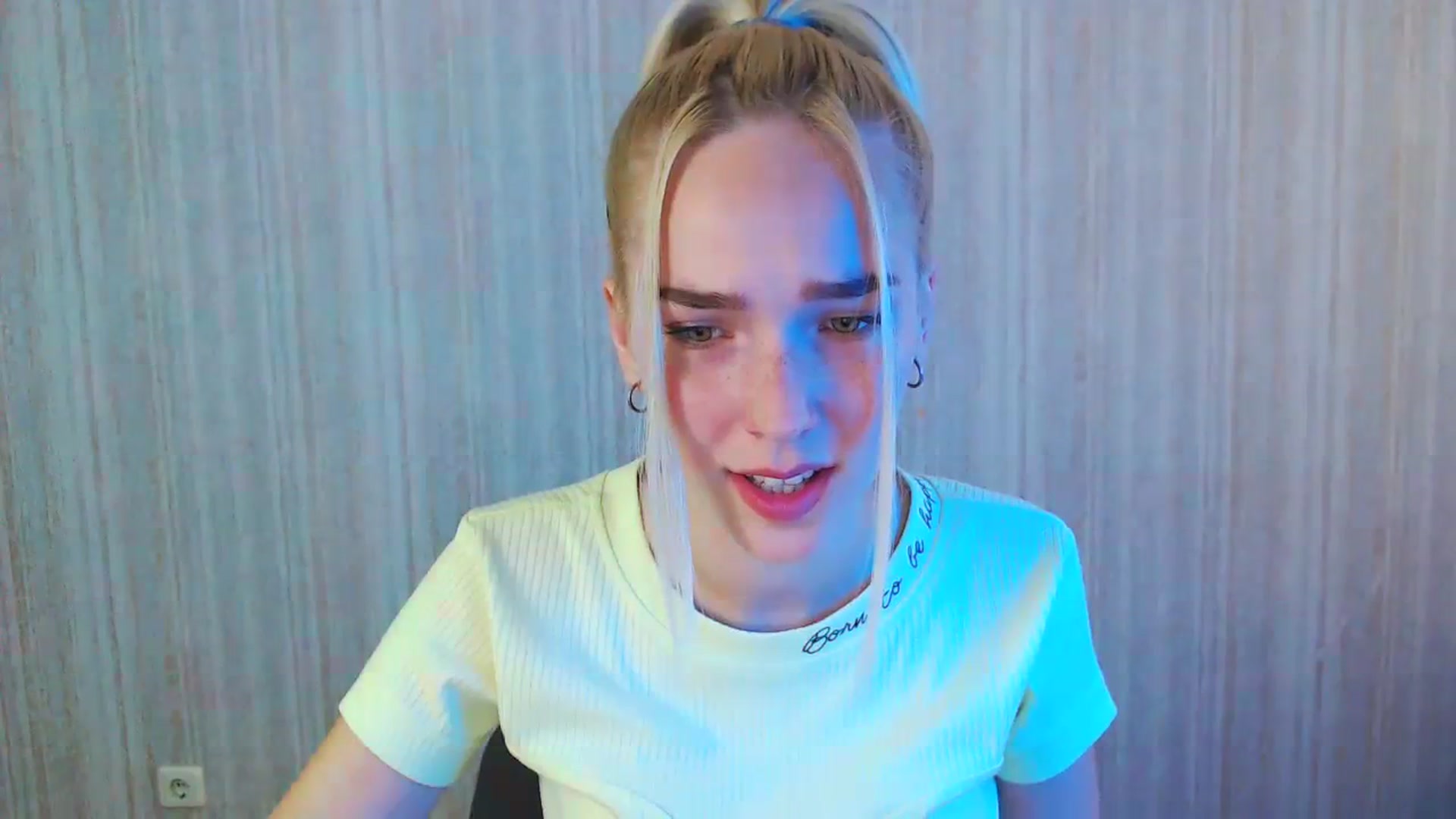 Gallery image thumbnail from EvaRockStar's myfreecams stream on, 08/13/2023, 09:37 image 12 of 20