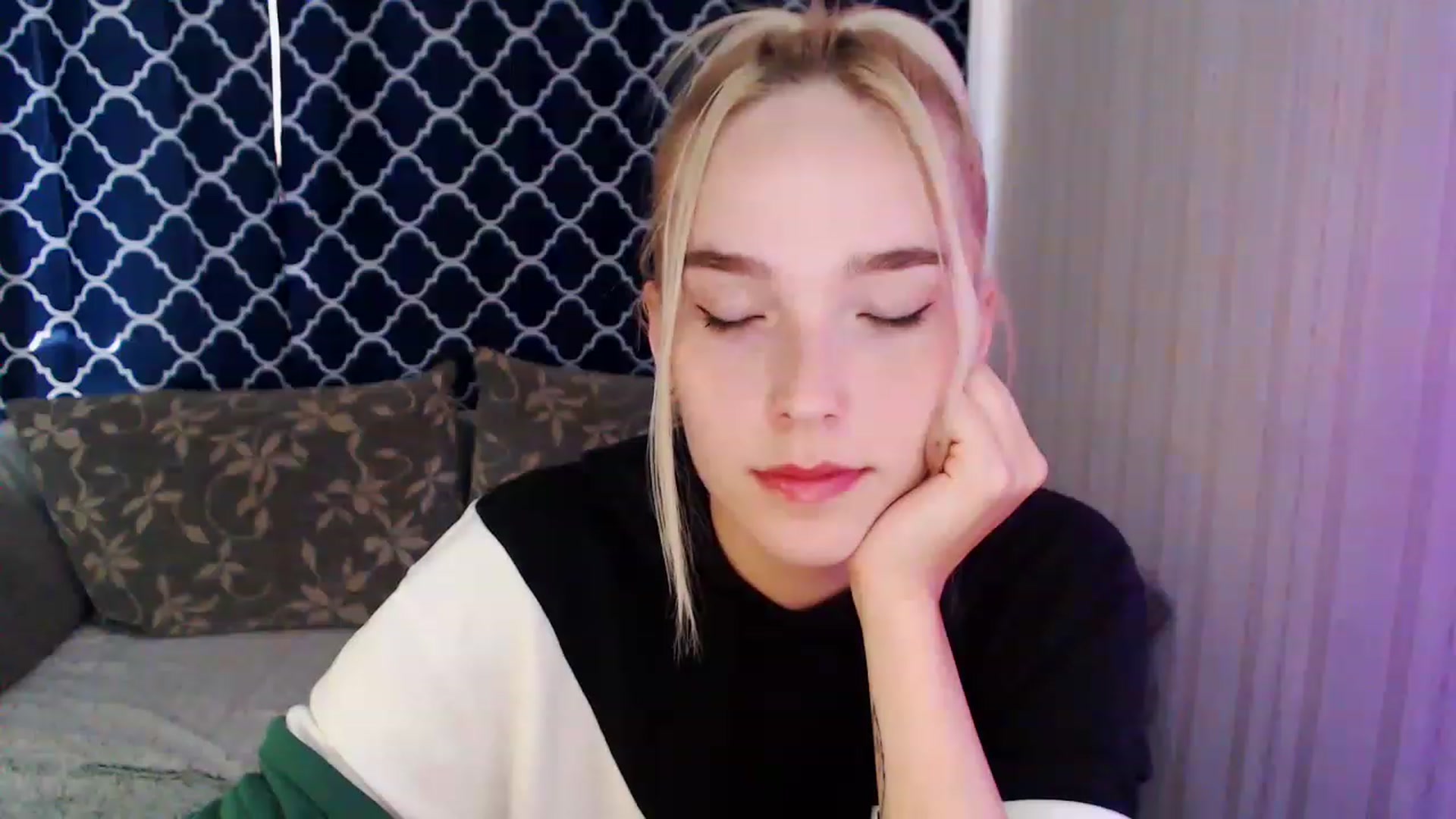Gallery image thumbnail from EvaRockStar's myfreecams stream on, 08/14/2023, 08:35 image 4 of 20